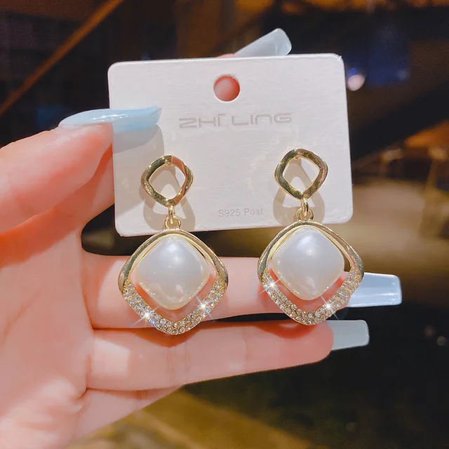 Graceful Pearl Earrings