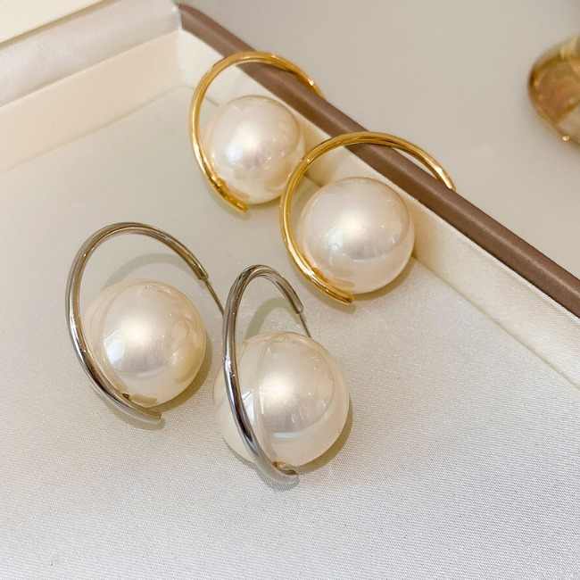 Big Pearl Earrings