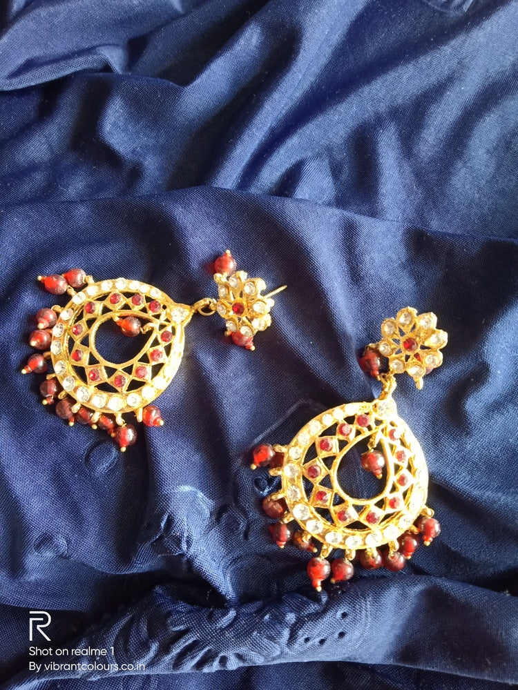 Red Prisha Maang Tikka Set - Vibrant Colours