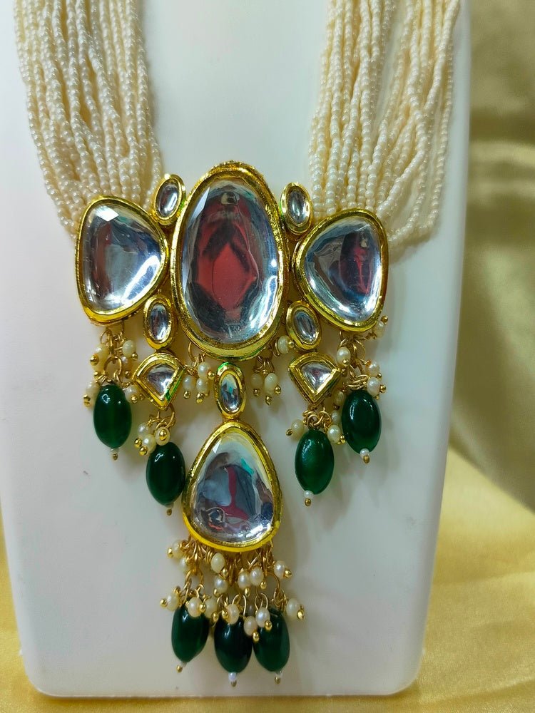 Emerald Mansi Necklace Set