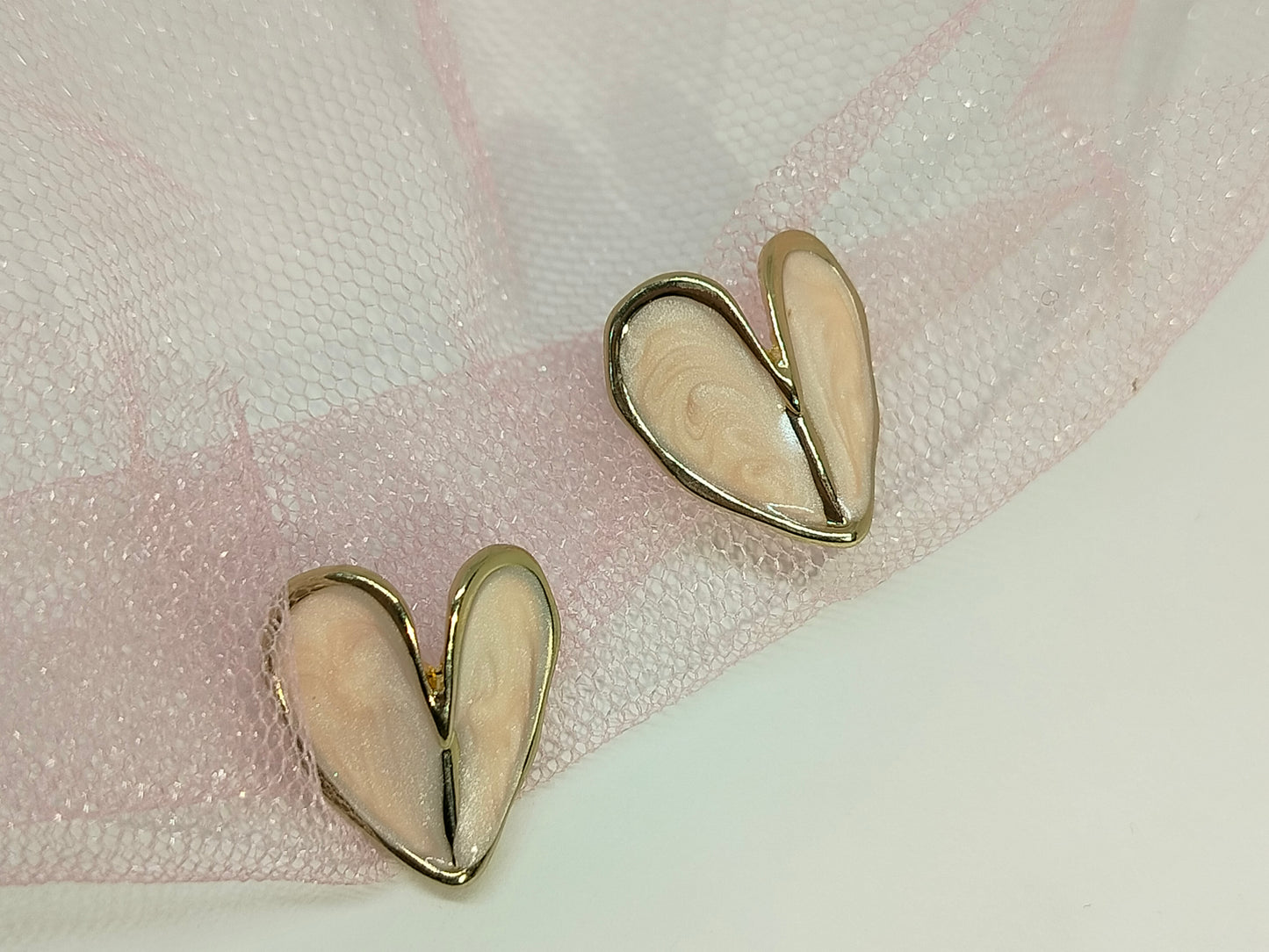 Flower Heart Studs (Beige)