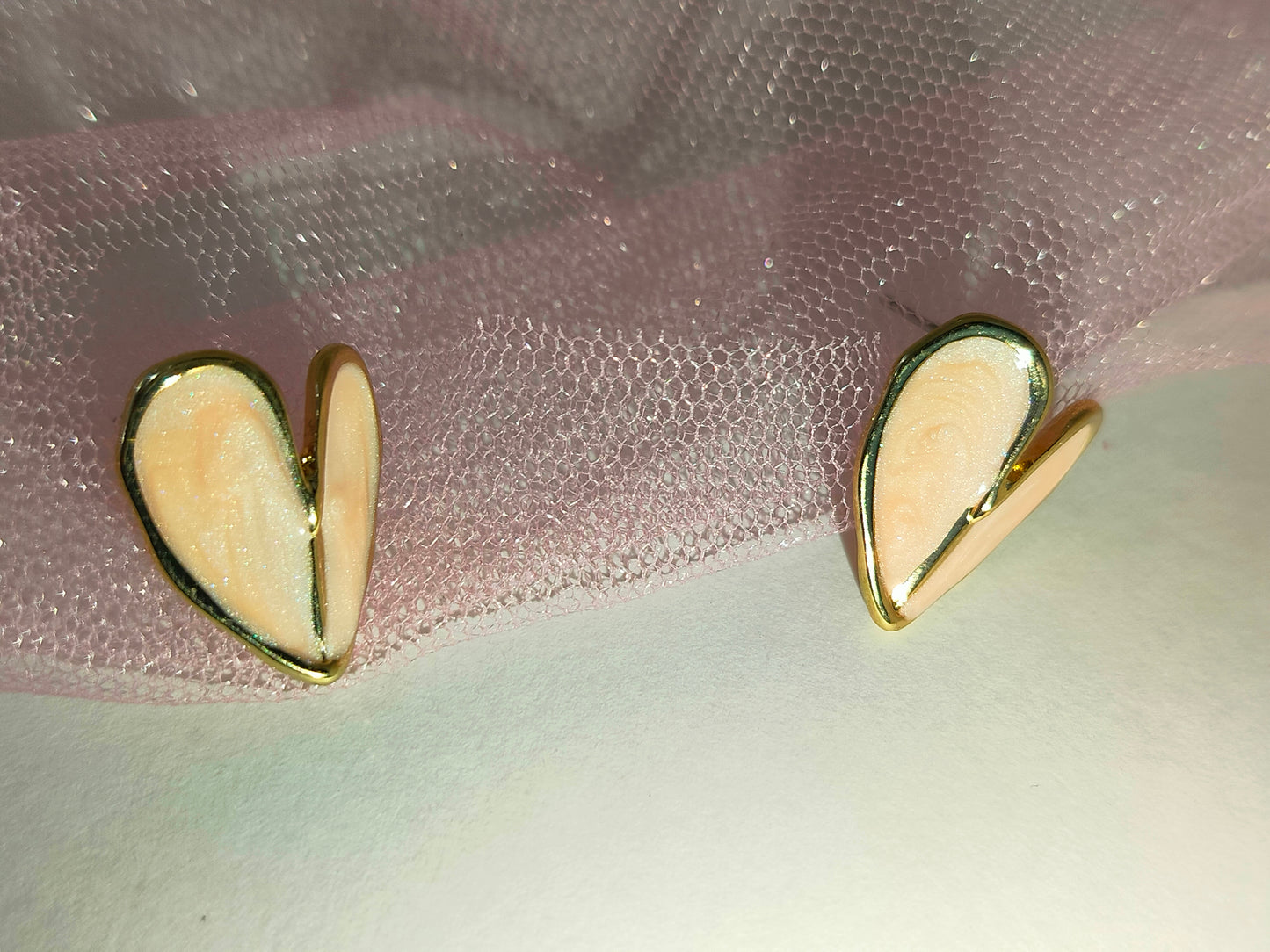 Flower Heart Studs (Beige)