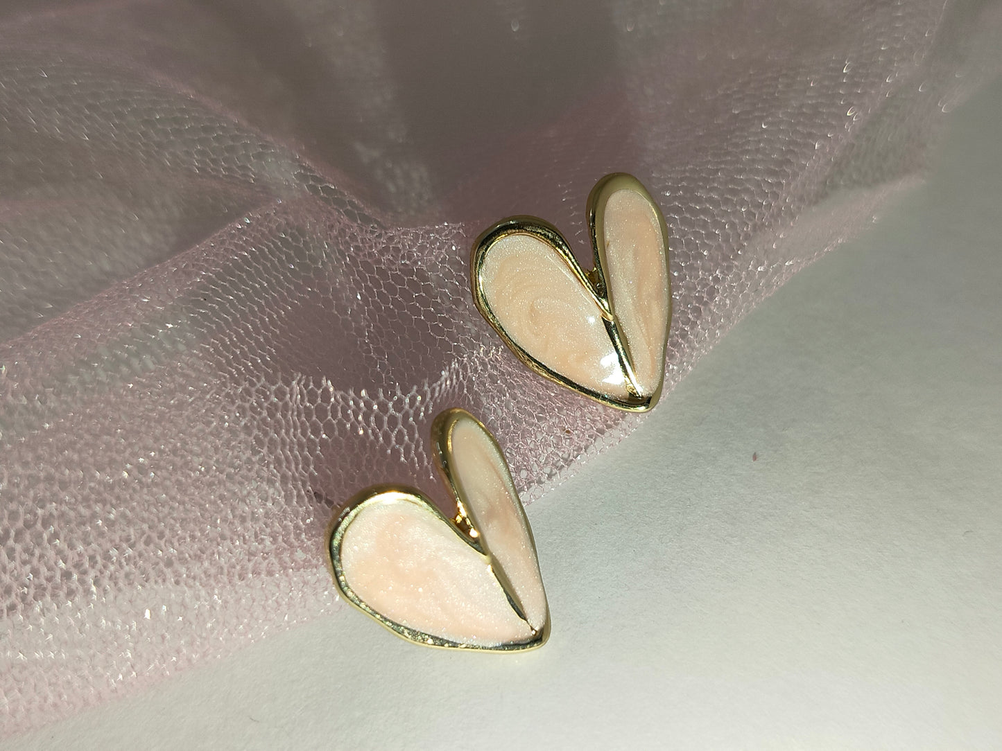 Flower Heart Studs (Beige)