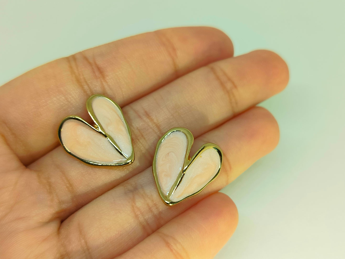 Flower Heart Studs (Beige)