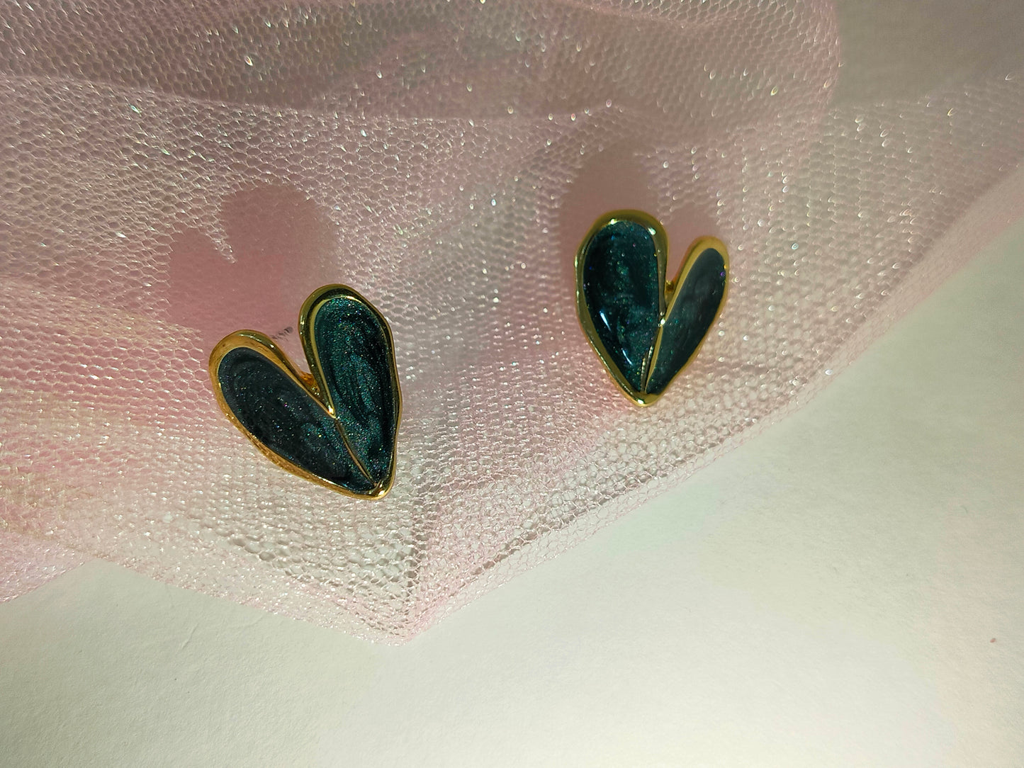 Flower Heart Studs (Black)