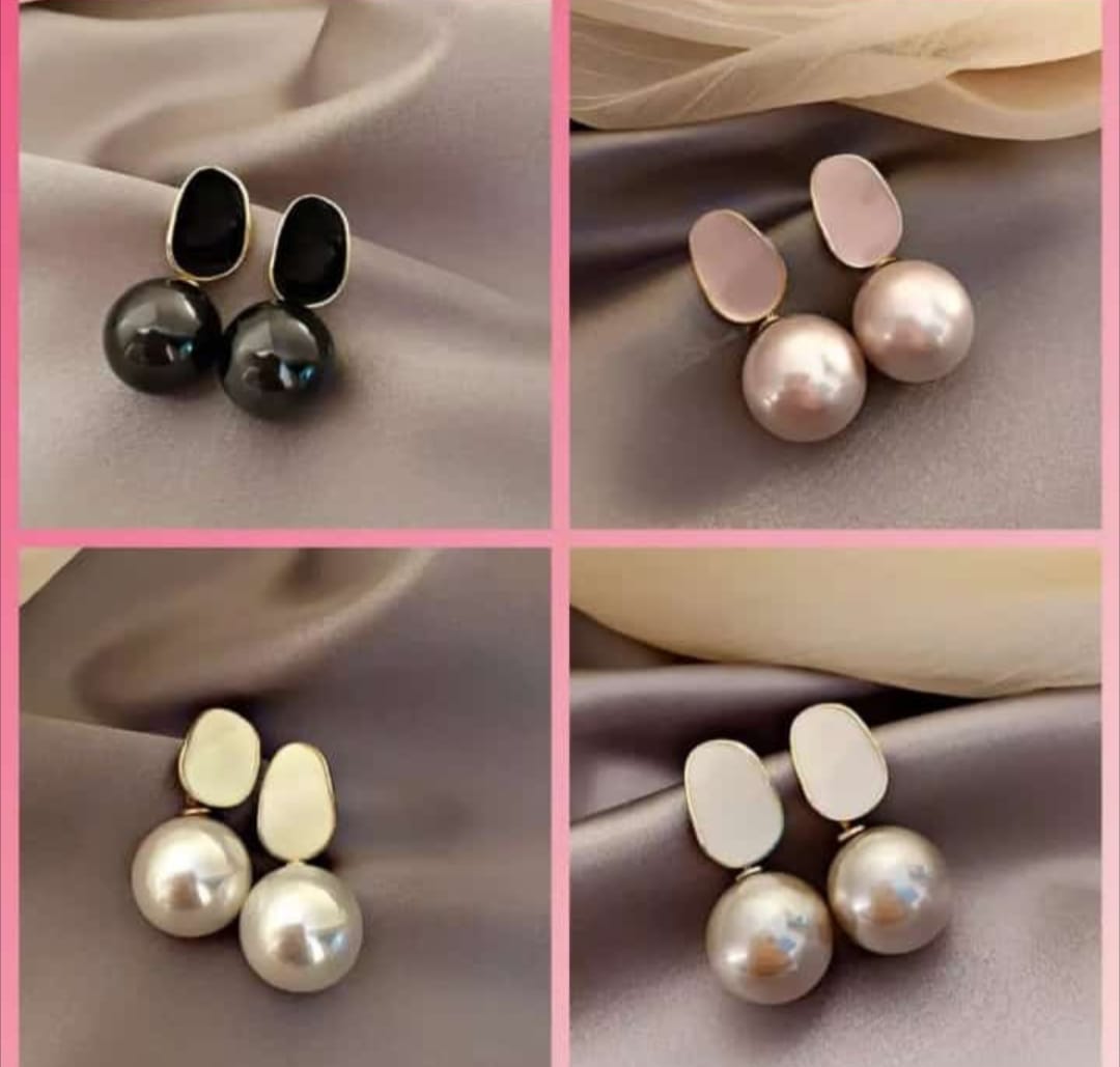 Chic Pearl Earrings (Black)