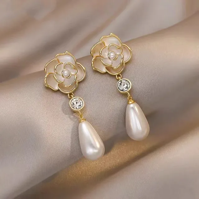 Flower Pearl Earrings