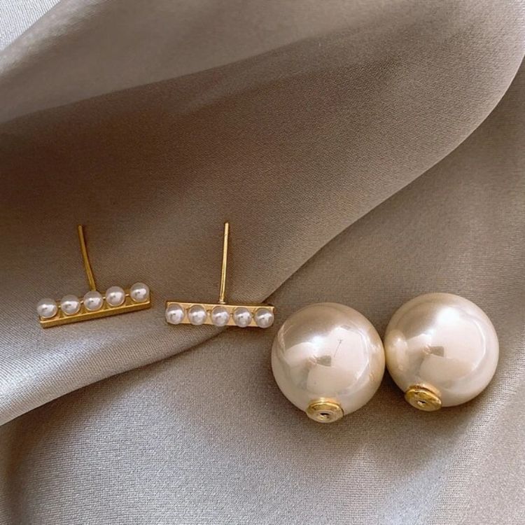 Graceful Pearl Studs