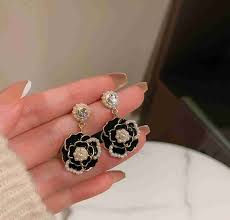 Dazzling Flower Earrings (Black)