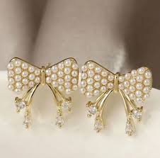 Perky Bow Studs