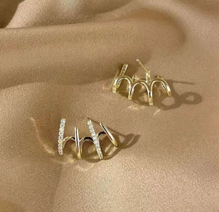 Diamond Claw Earrings