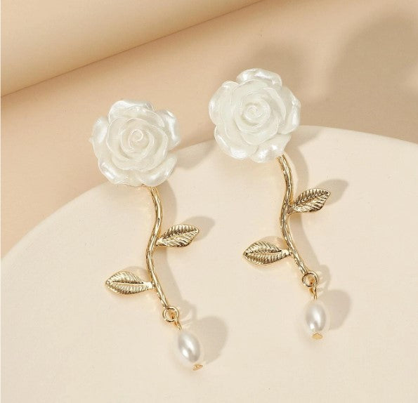 Radiant Flower Earrings (White)