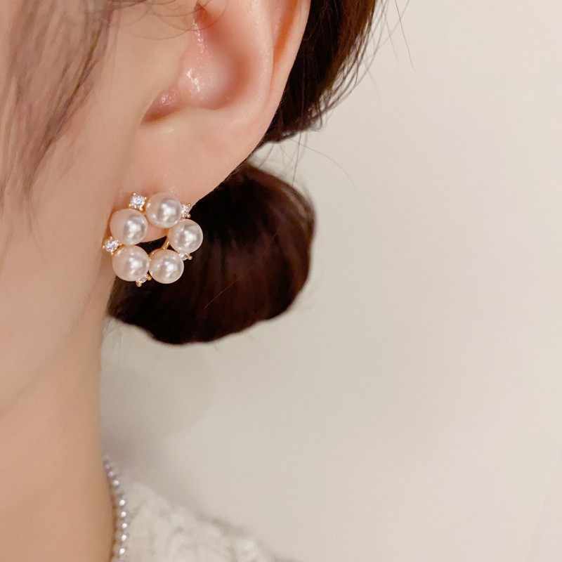 Soft Pearl Studs