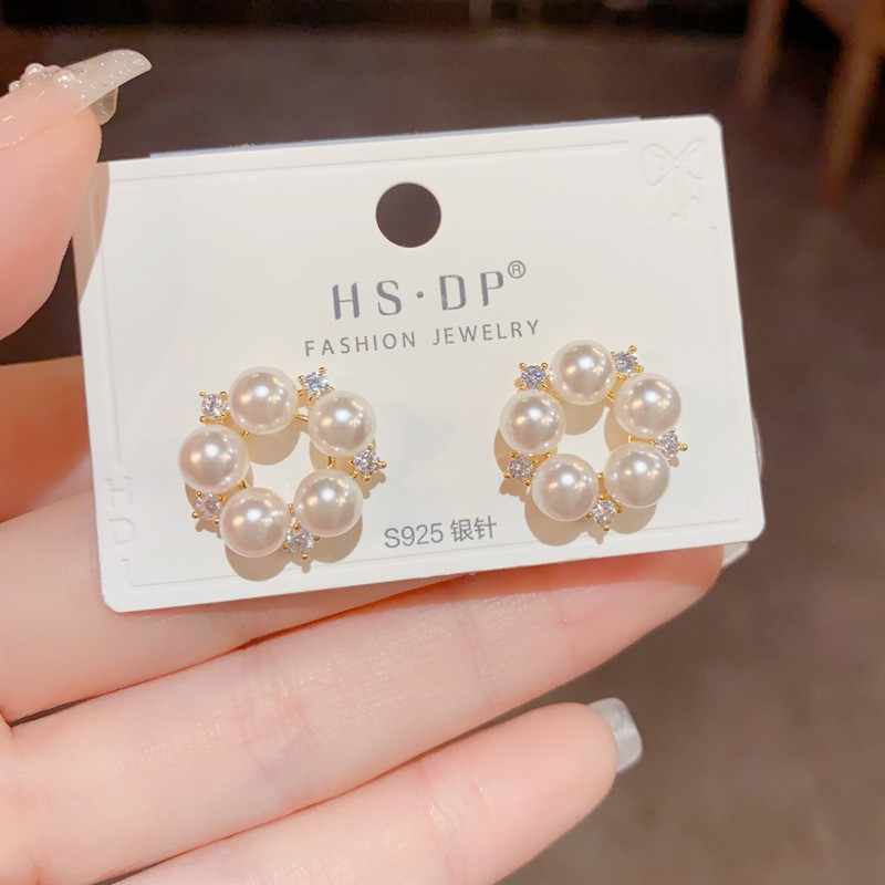 Soft Pearl Studs