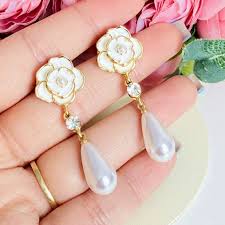 Flower Pearl Earrings