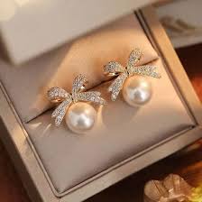 Bow Pearl Drops (Beige)