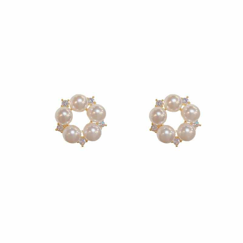 Soft Pearl Studs