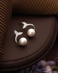 Serene Pearl Studs