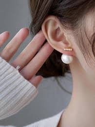 Graceful Pearl Studs